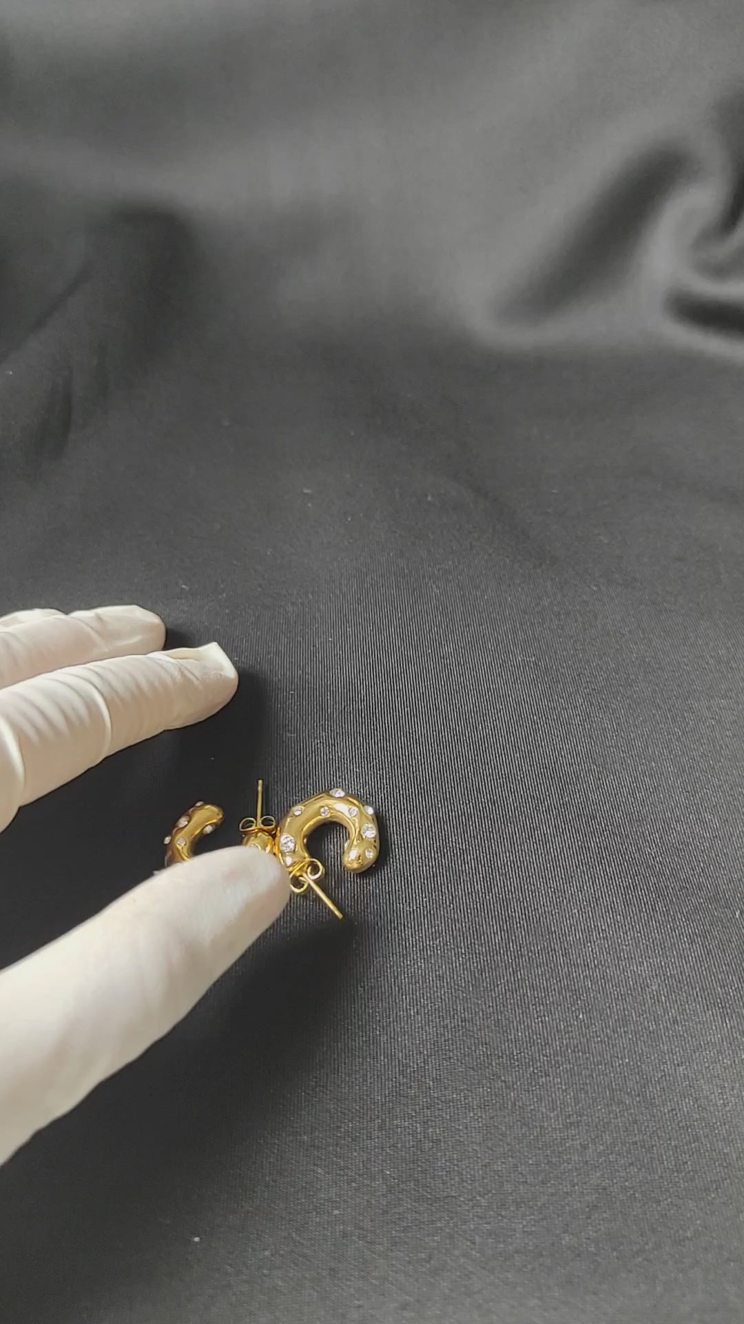 cercei PETITE - cercei mici, rotunzi cu strasuri zirconia, placați aur 18k