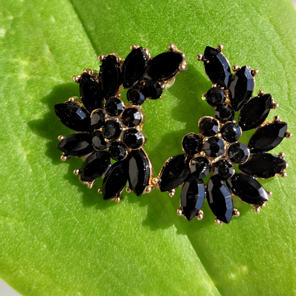 cercei BLACK BEAUTY - cercei în formă de aripă, cu strasuri negre, CERCEI negri cu clips, cercei cu strasuri negre formă aripă, bijuterii ltm, ltmshop