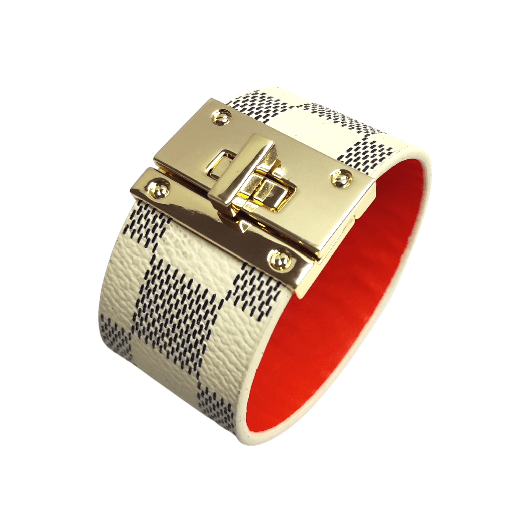 brățară IRREPLACEABLE din piele PU alba, bratara cu inchizatoare metalica, bratara din piele neagra, bratara rock, bratara lata, bratari ltm, bijuterii ltm, ltmshop