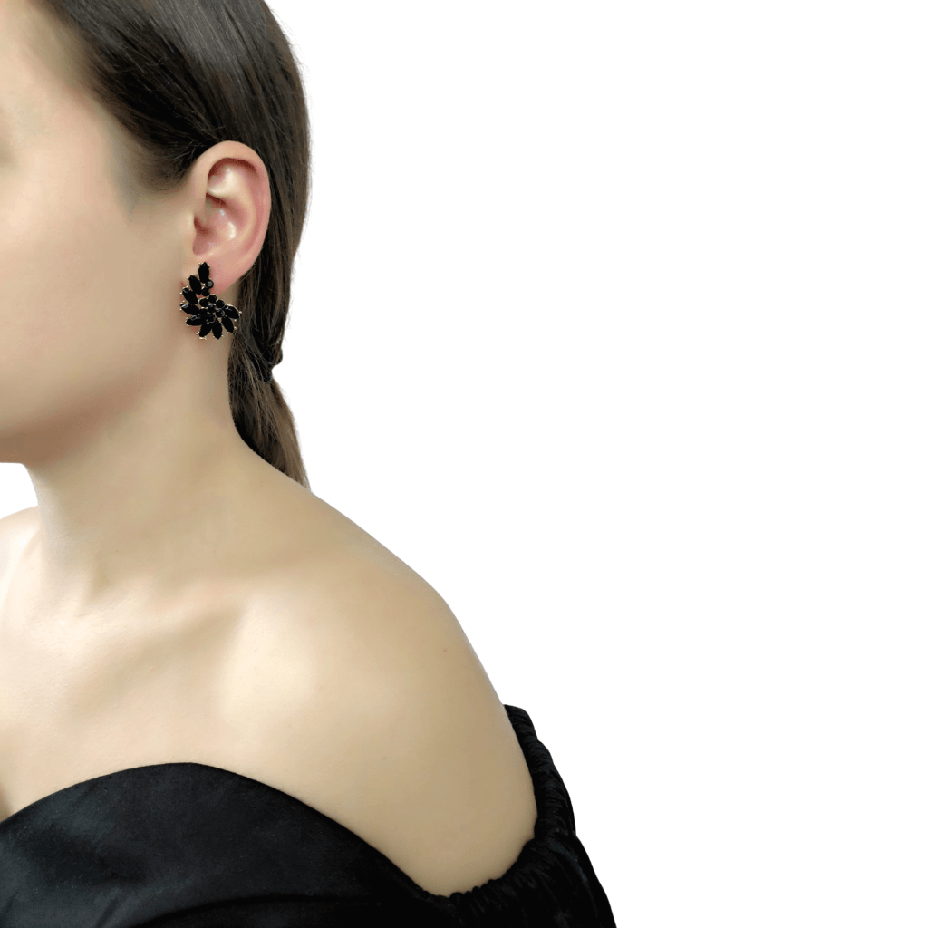 cercei BLACK BEAUTY - cercei în formă de aripă, cu strasuri negre , cercei BLACK BEAUTY - cercei în formă de aripă, cu strasuri negre, CERCEI negri cu clips, cercei cu strasuri negre formă aripă, bijuterii ltm, ltmshop